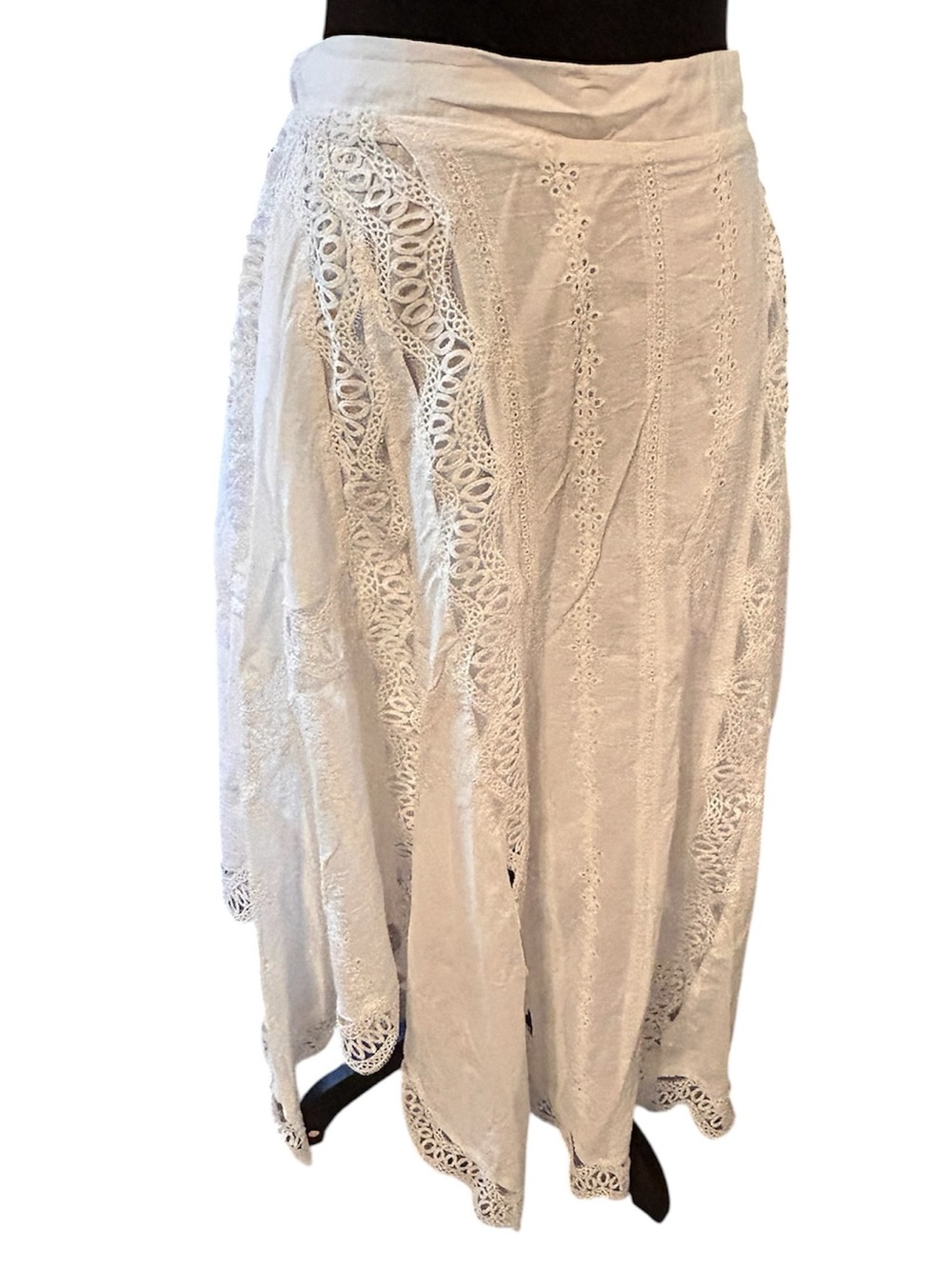 Baevely White Eyelet Lace-Panel Asymmetrical Maxi Skirt-Large